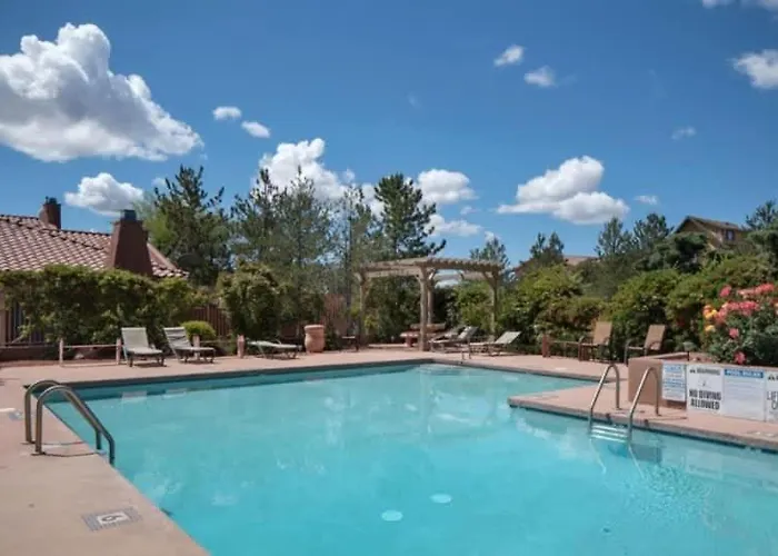 Refreshing Sanctuary With Pool And Hot Tub For Family Ferienhaus *